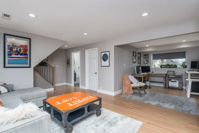 $3,500 | 2407 North Lafayette Street, Arlington Heights, IL 60004