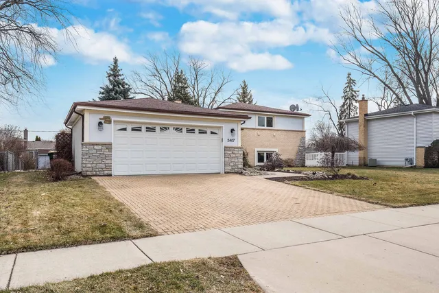 $3,500 | 2407 North Lafayette Street, Arlington Heights, IL 60004