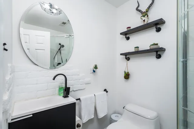 $3,500 | 2407 North Lafayette Street, Arlington Heights, IL 60004