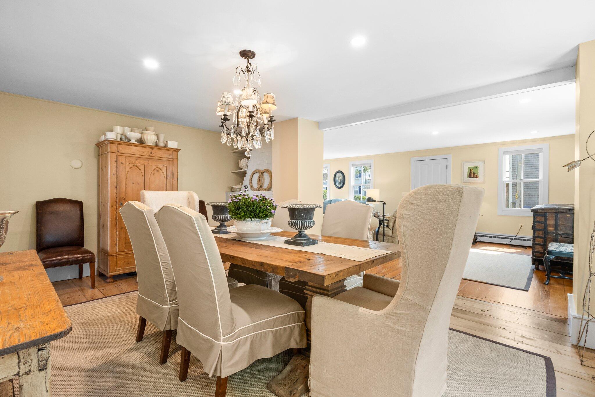 592 Commercial Street Provincetown, MA 02657 - Photo 13 of 72 13-web-or-mls-592-commercial-st