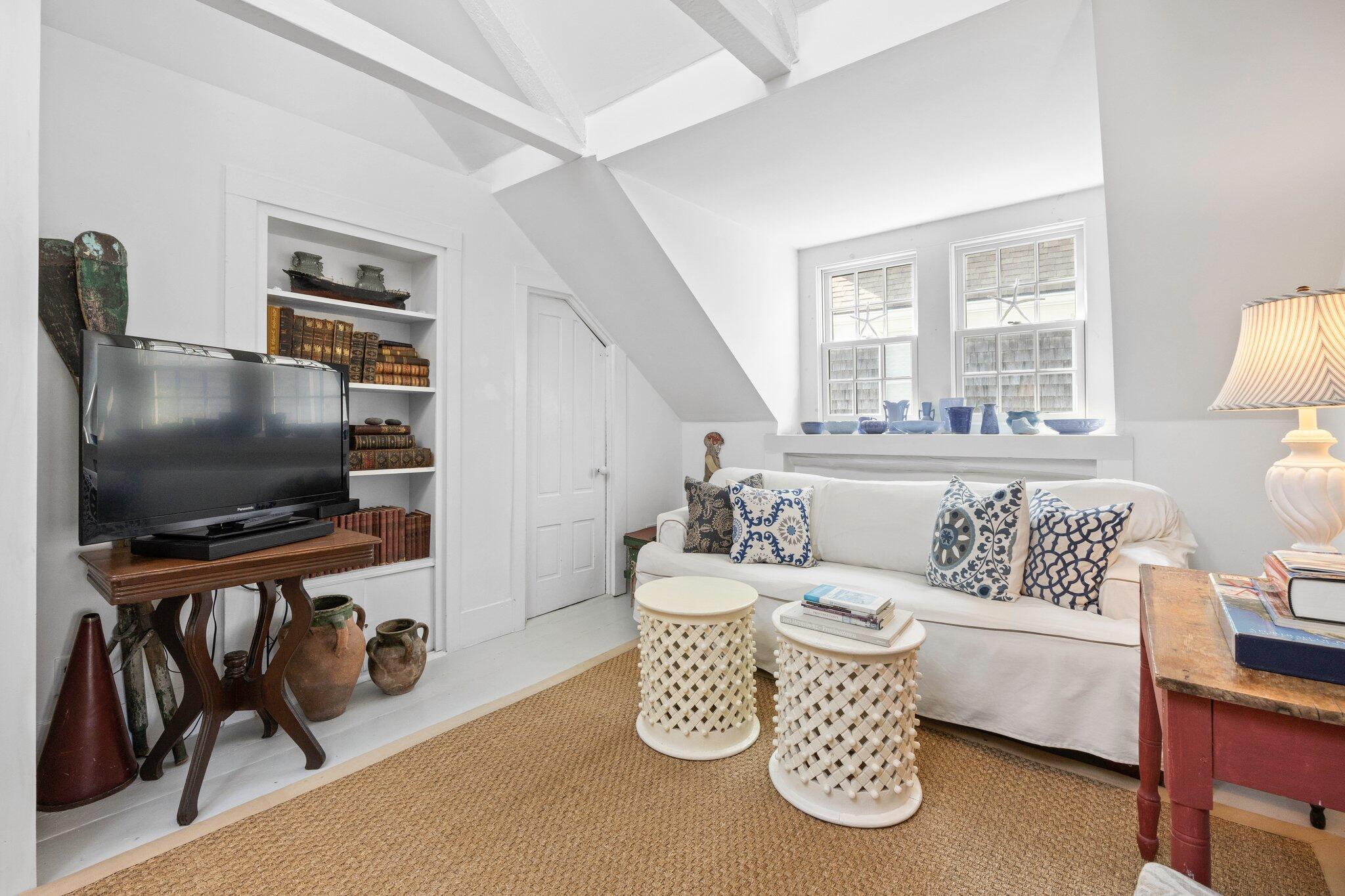 592 Commercial Street Provincetown, MA 02657 - Photo 26 of 72 24-web-or-mls-592-commercial-st