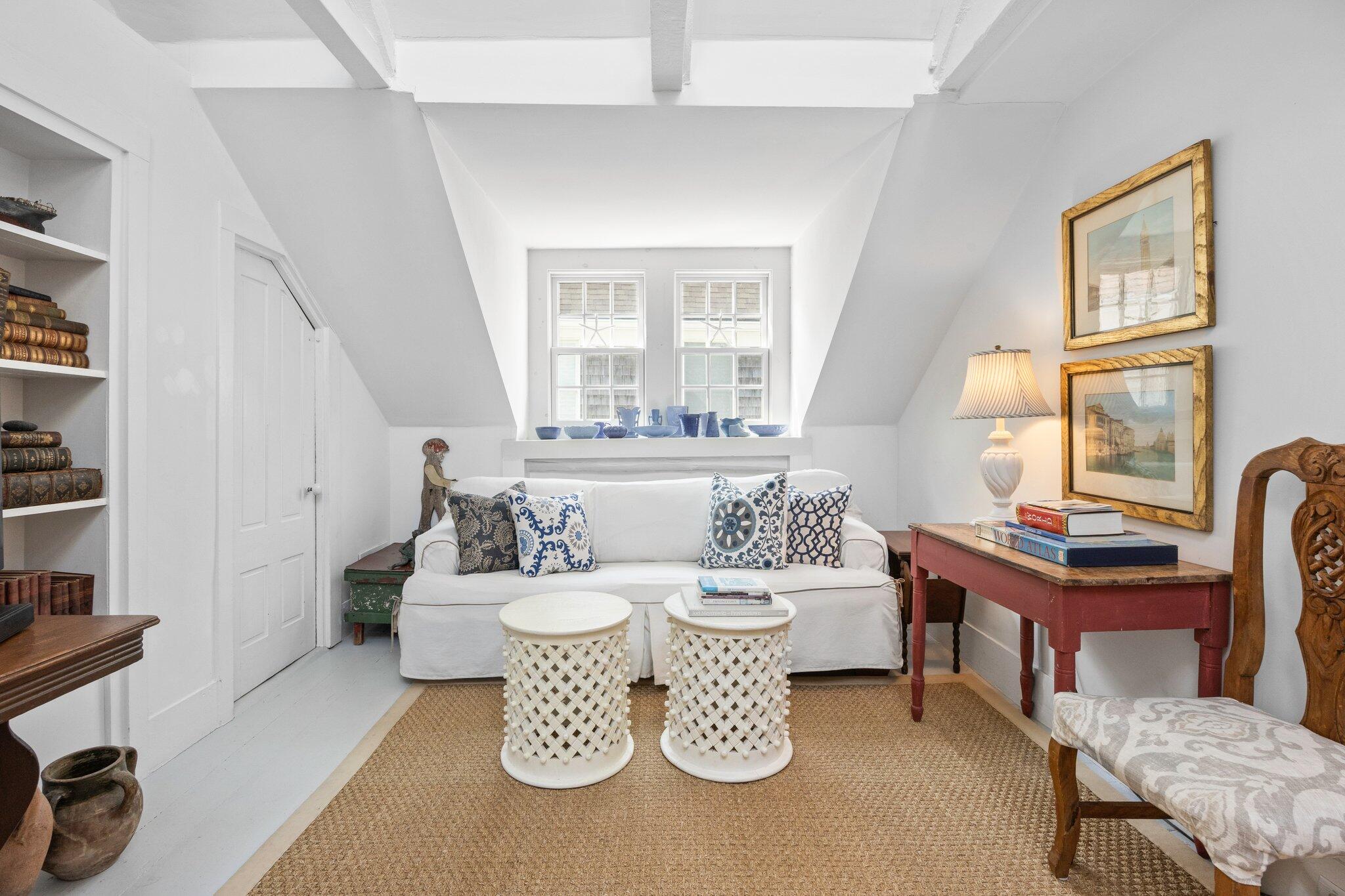 592 Commercial Street Provincetown, MA 02657 - Photo 27 of 72 25-web-or-mls-592-commercial-st