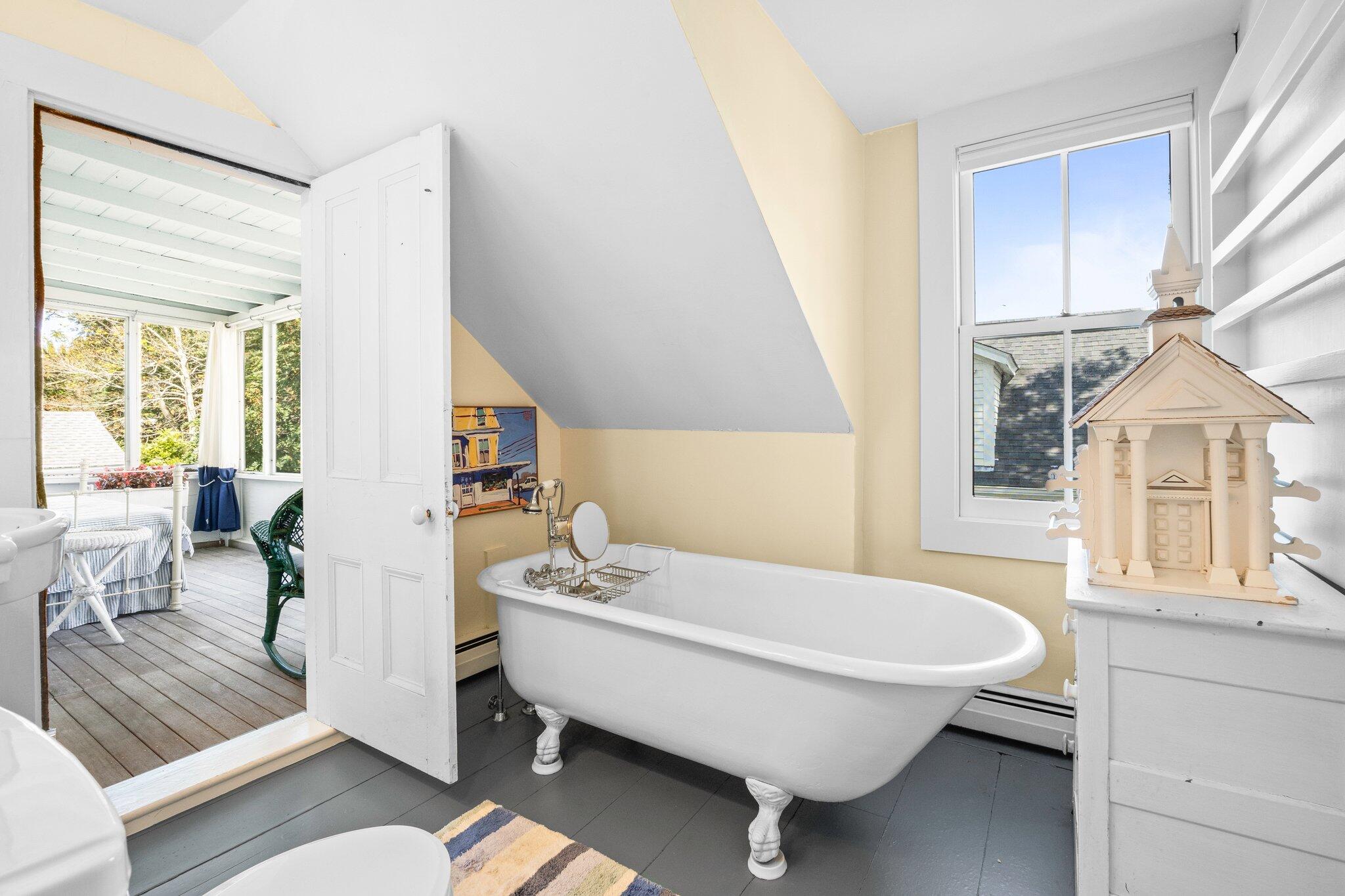 592 Commercial Street Provincetown, MA 02657 - Photo 32 of 72 30-web-or-mls-592-commercial-st