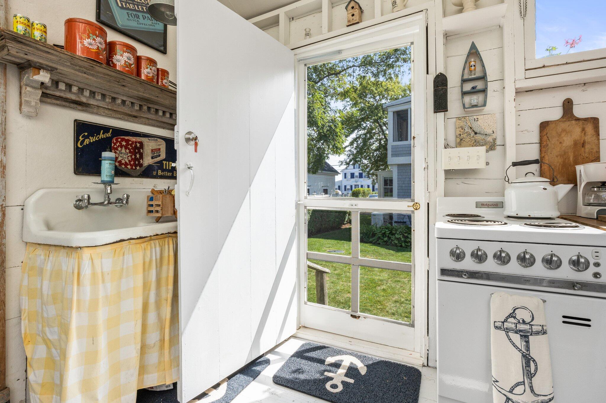 592 Commercial Street Provincetown, MA 02657 - Photo 40 of 72 39-web-or-mls-592-commercial-st