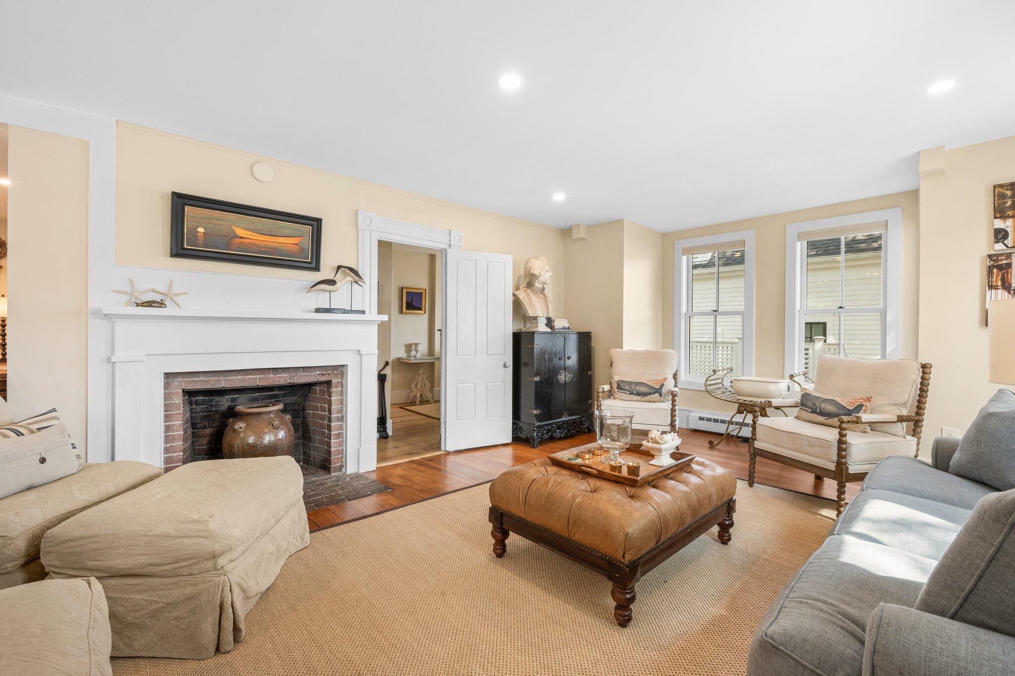 592 Commercial Street Provincetown, MA 02657 - Photo 6 of 72 6-web-or-mls-592-commercial-st