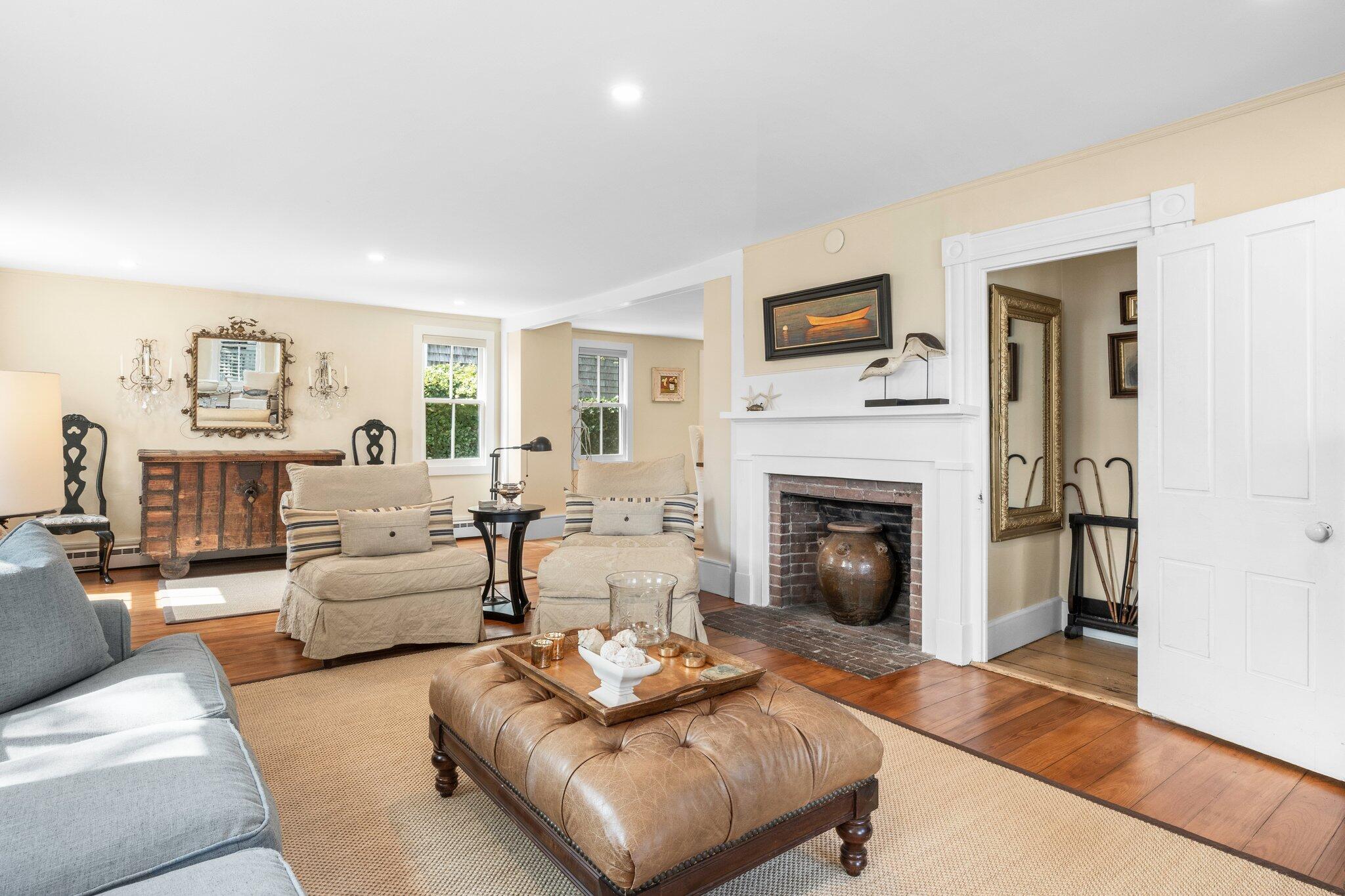 592 Commercial Street Provincetown, MA 02657 - Photo 10 of 72 10-web-or-mls-592-commercial-st