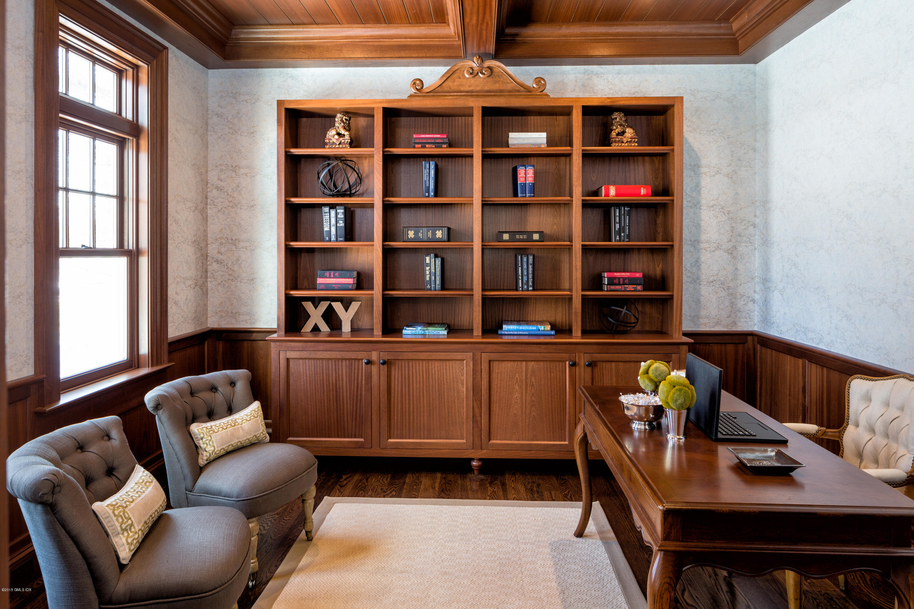 146 Hendrie Avenue Riverside, CT 06878 - Photo 14 of 32 a livingroom with window and workspace