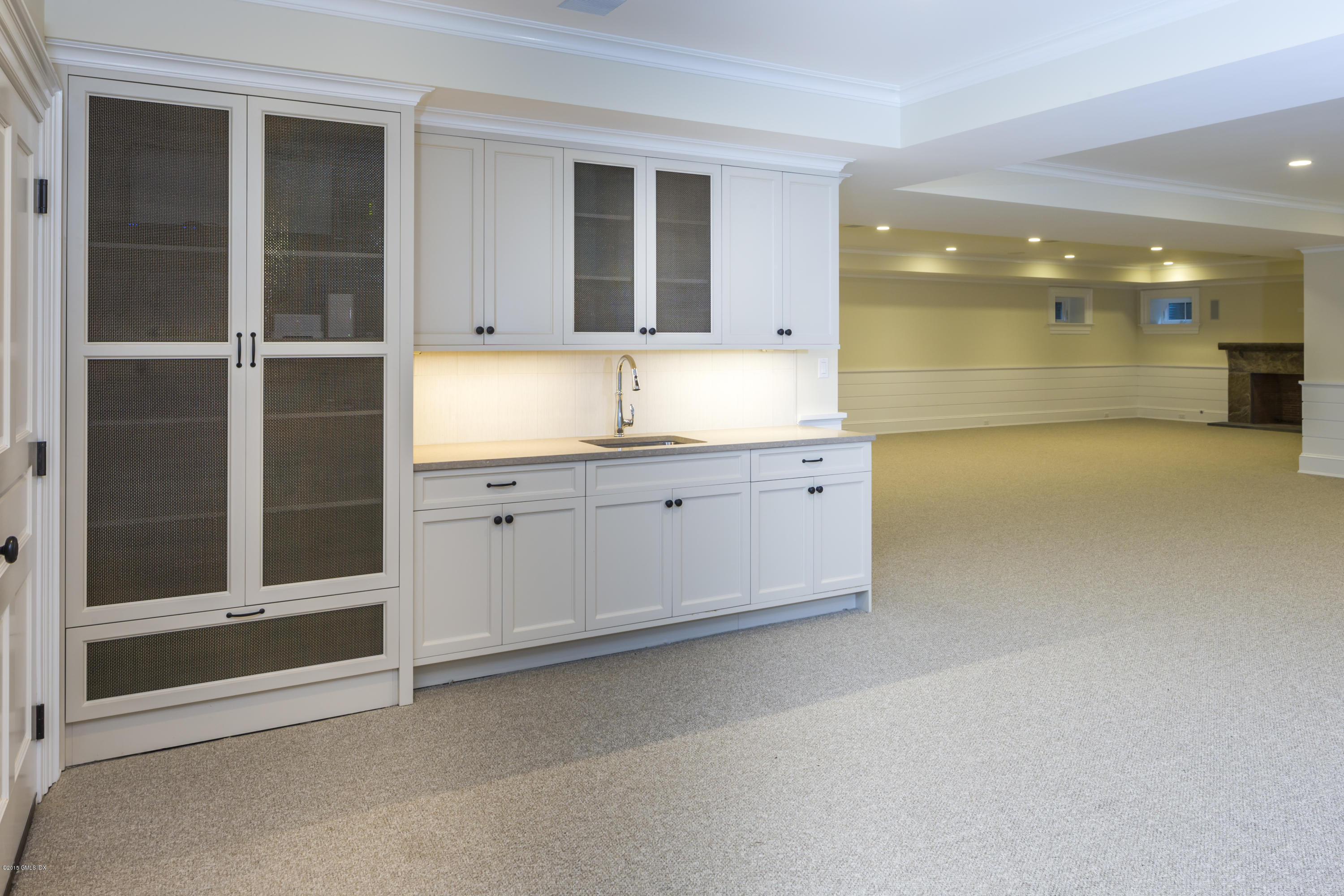 146 Hendrie Avenue Riverside, CT 06878 - Photo 26 of 32 a bathroom with a bathtub and a sink