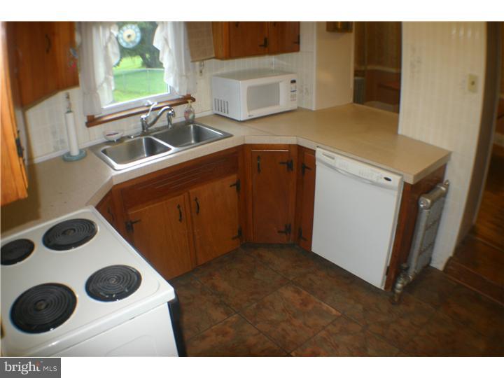 1335 Old Schuylkill Road Spring City, PA 19475 - Photo 4 of 18 Kitchen