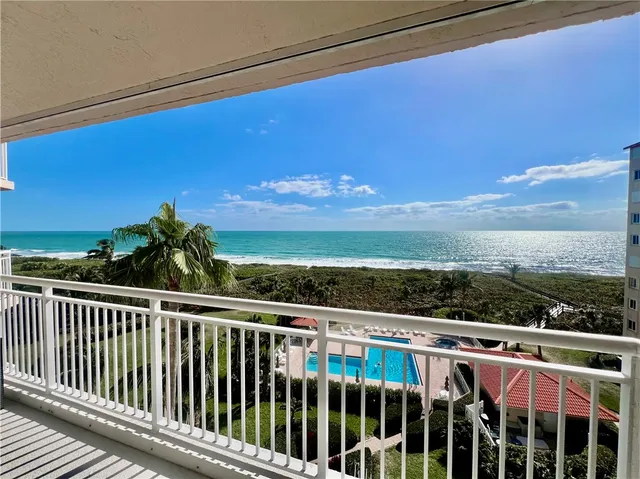 $515,000 | 3880 North Hwy A1A, Unit 604, Hutchinson Island, FL 34949