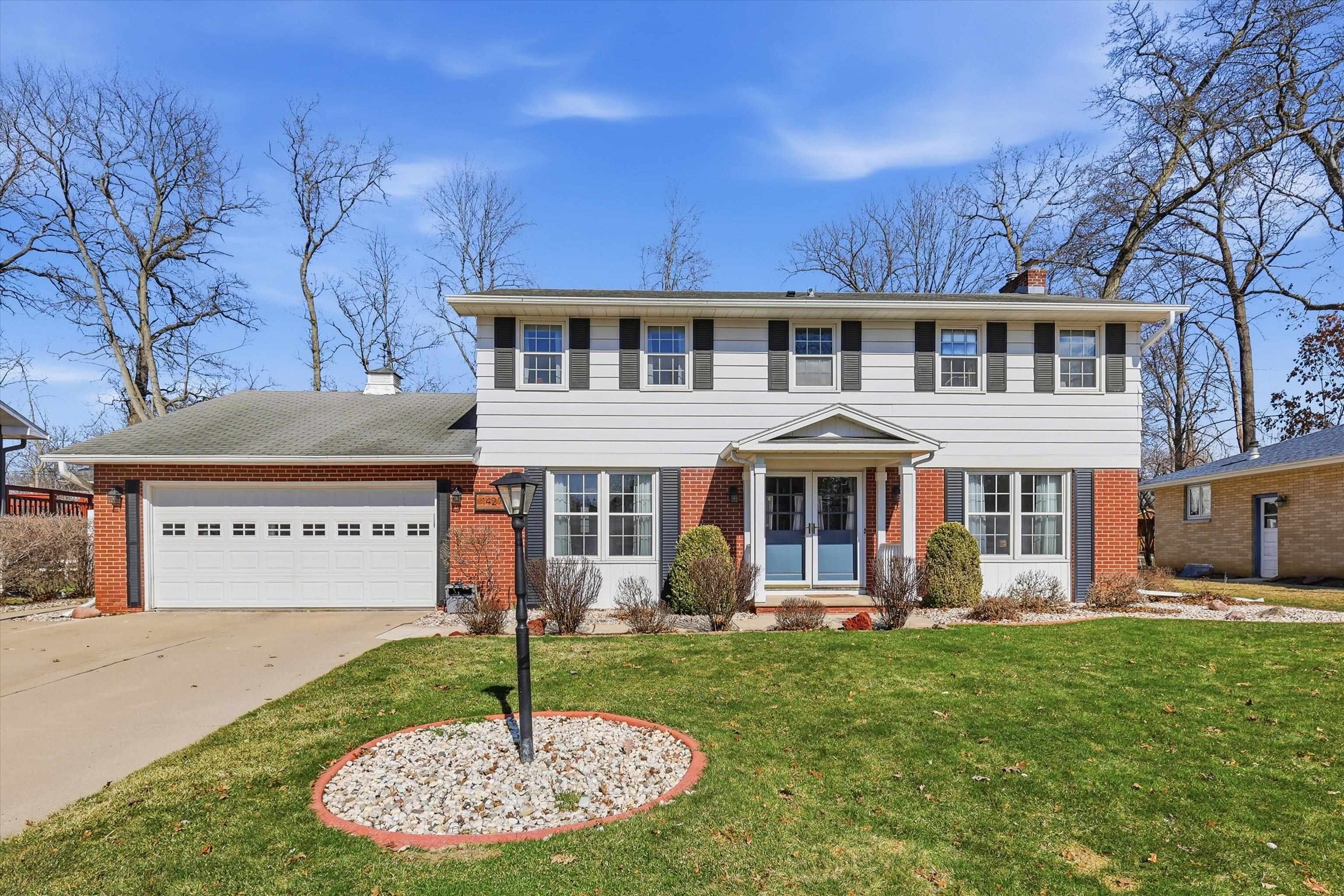 1427 Springdale Lane Green Bay, WI 54304 - Photo 2 of 31