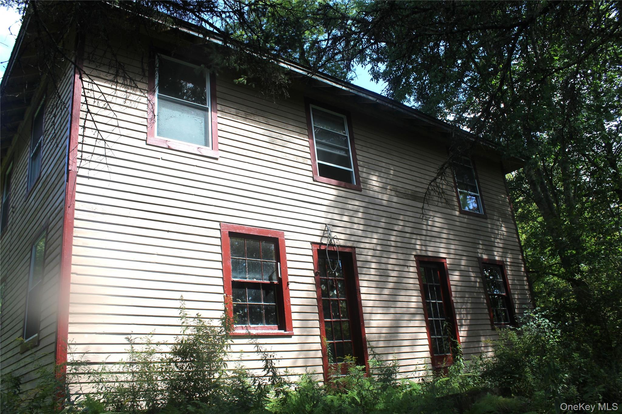 a view of a house with a garage