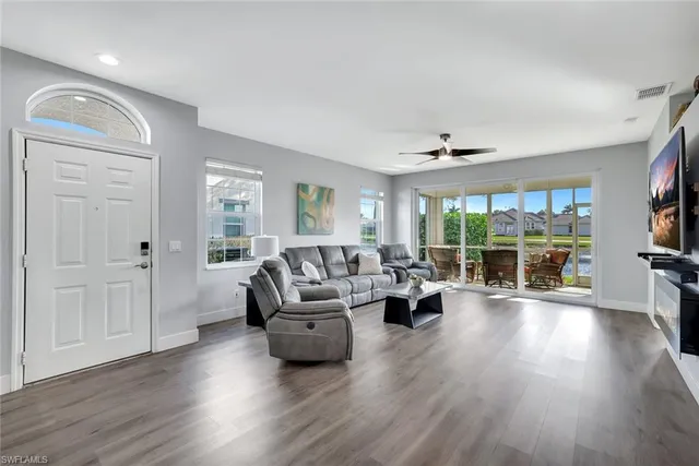 $440,000 | 5967 Sand Wedge Lane, Unit 101, Naples, FL 34110