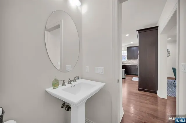 $1,200,000 | 6 Gable Walk, Livingston, NJ 07039