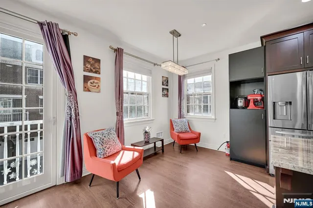 $1,200,000 | 6 Gable Walk, Livingston, NJ 07039