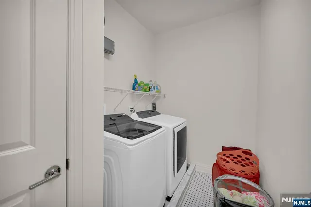 $1,200,000 | 6 Gable Walk, Livingston, NJ 07039