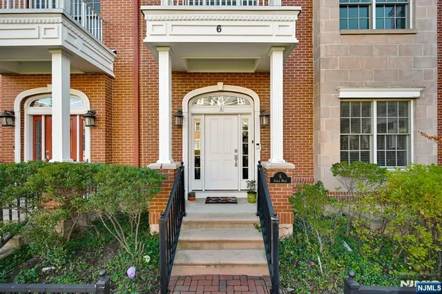 $1,200,000 | 6 Gable Walk, Livingston, NJ 07039