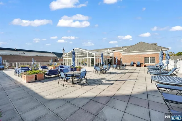 $1,200,000 | 6 Gable Walk, Livingston, NJ 07039