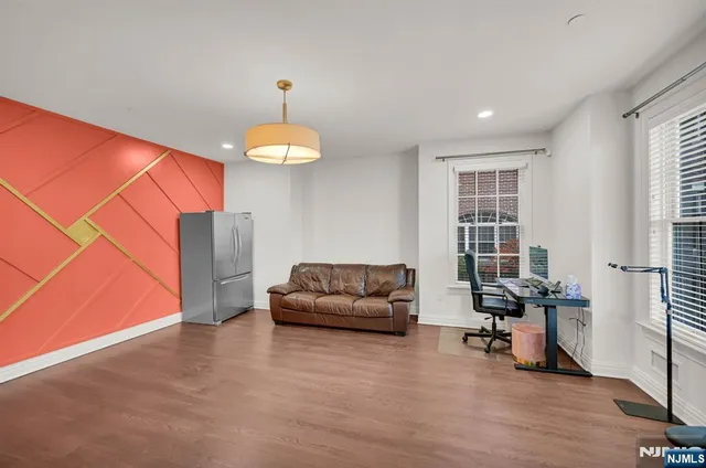 $1,200,000 | 6 Gable Walk, Livingston, NJ 07039