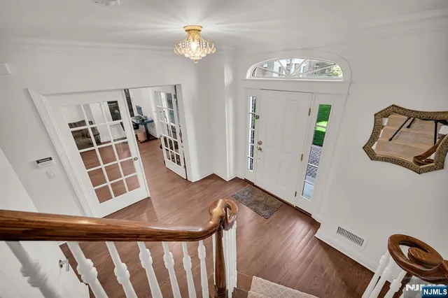 $1,200,000 | 6 Gable Walk, Livingston, NJ 07039