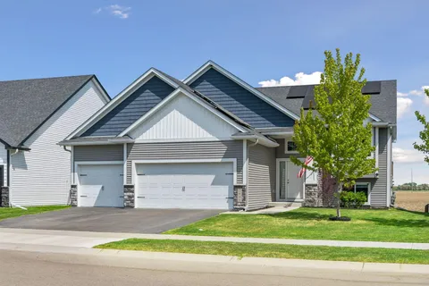 $575,000 | 2809 213th Street West, Farmington, MN 55024