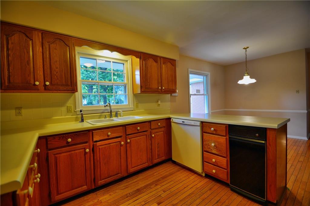 8131 Oakland Road Indianapolis, IN 46240 - Photo 3 of 17 Gallery Image 3