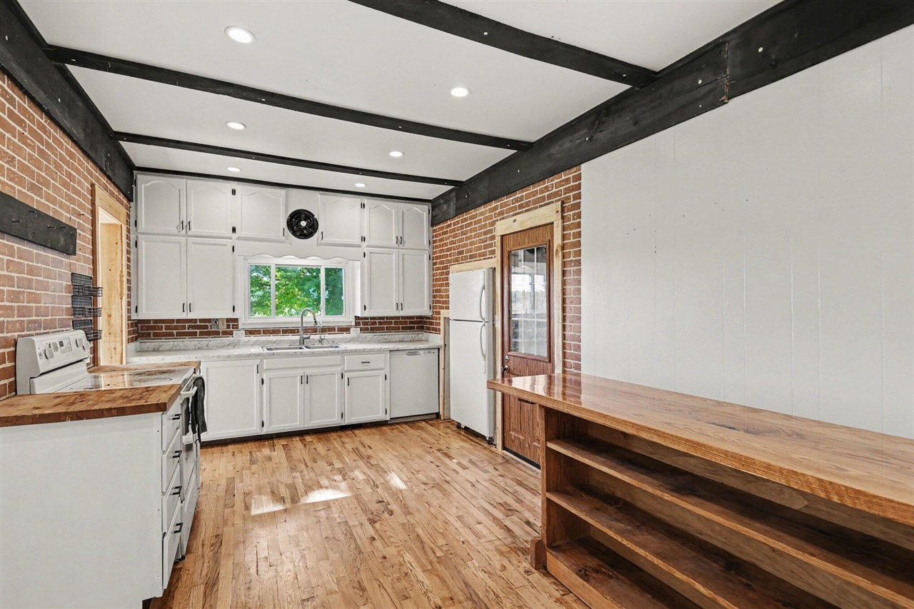 6923 Young Road Bellevue, MI 49021 - Photo 5 of 36