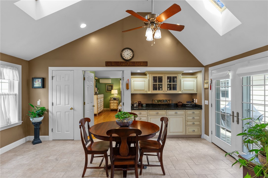 180 Lansdowne Road Warwick, RI 02888 - Photo 15 of 50