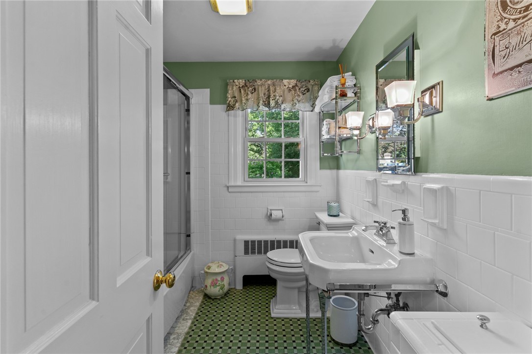 180 Lansdowne Road Warwick, RI 02888 - Photo 29 of 50