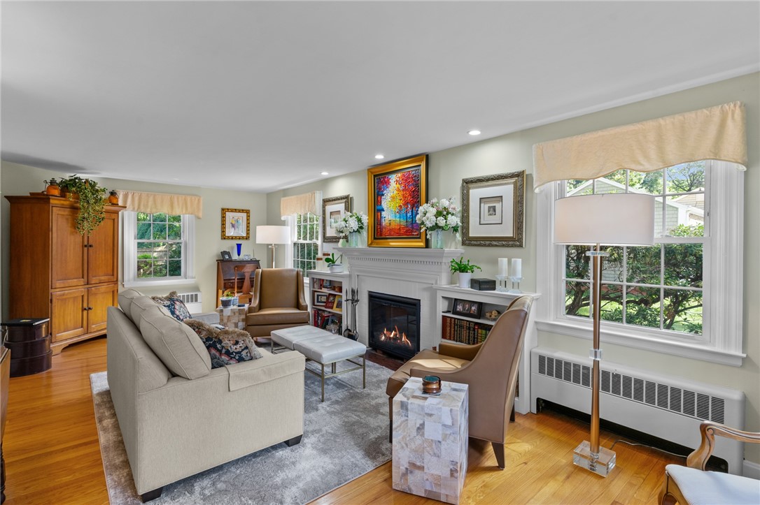 180 Lansdowne Road Warwick, RI 02888 - Photo 5 of 50