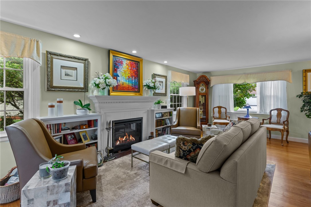 180 Lansdowne Road Warwick, RI 02888 - Photo 7 of 50