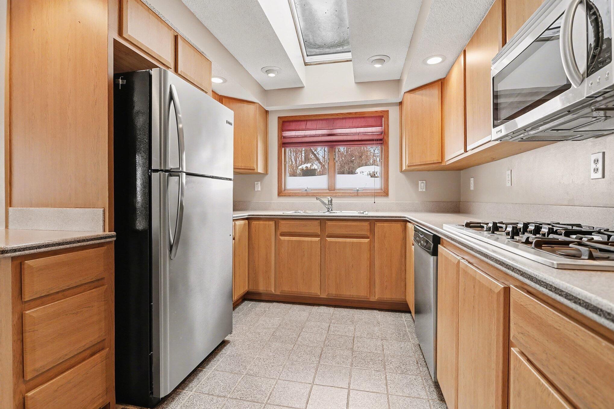 5011 Walnut Ridge Street Battle Creek, MI 49017 - Photo 9 of 29 010_file_4200