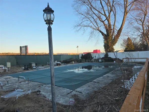 $670,000 | 98 Andrew Avenue, Islip Terrace, NY 11752