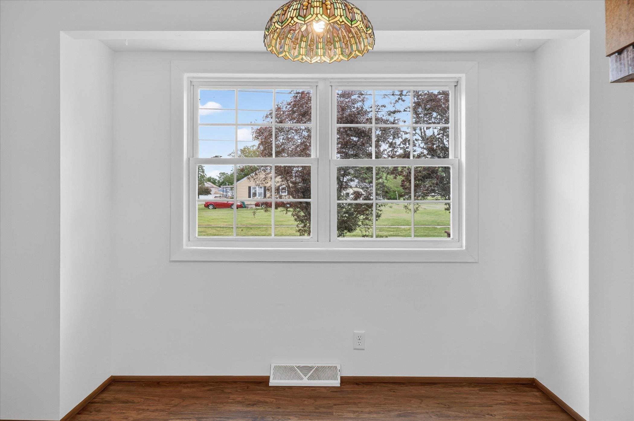 405 West Cherry Street Forreston, IL 61030 - Photo 8 of 40