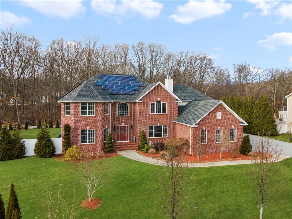 8 Stream Drive Cranston, RI 02921 - Photo 1 of 39 Gallery Image 1