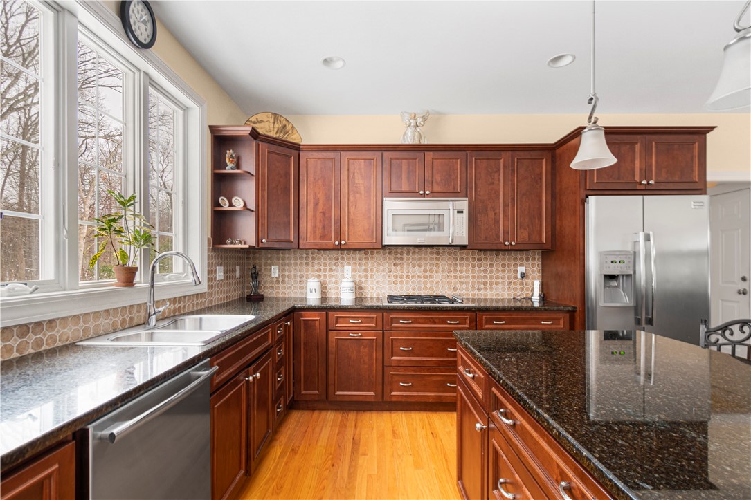 8 Stream Drive Cranston, RI 02921 - Photo 12 of 39 large countertops
