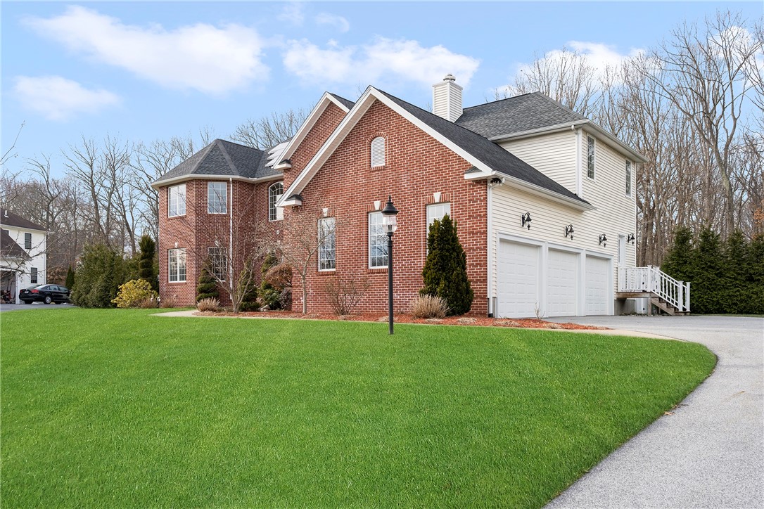 8 Stream Drive Cranston, RI 02921 - Photo 3 of 39 Gallery Image 3