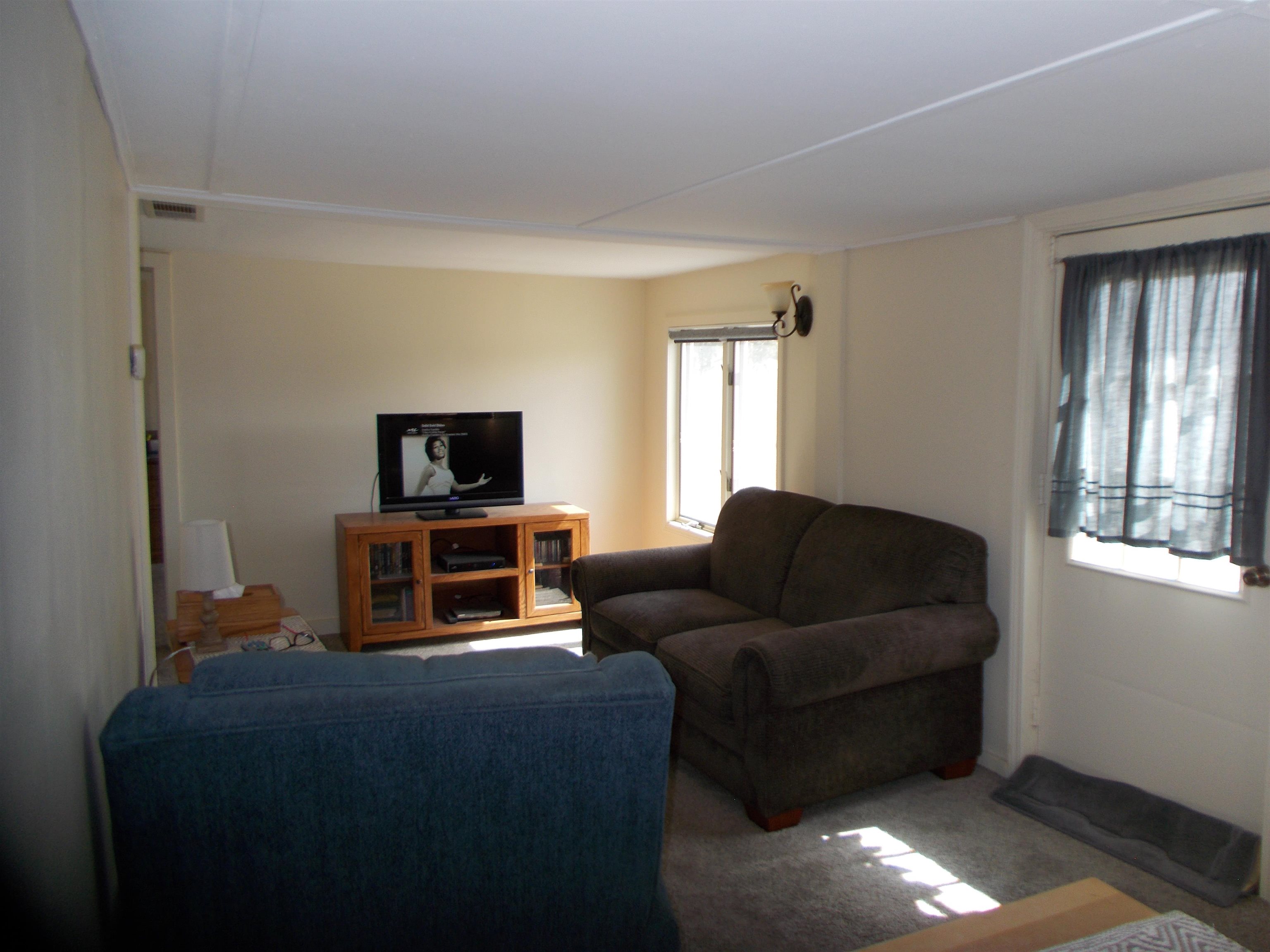 594 West Deerfield Road Mount Pleasant, MI 48858 - Photo 3 of 8 1898009-2.JPG