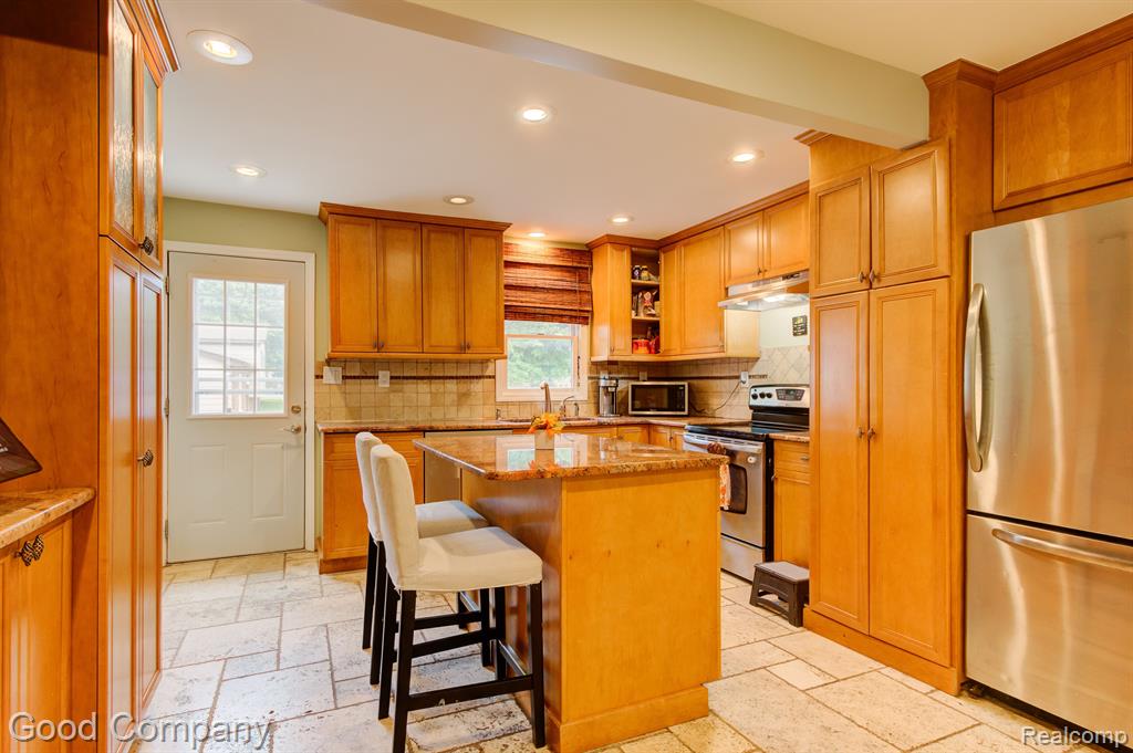 3119 South Adams Road Rochester Hills, MI 48309 - Photo 6 of 34
