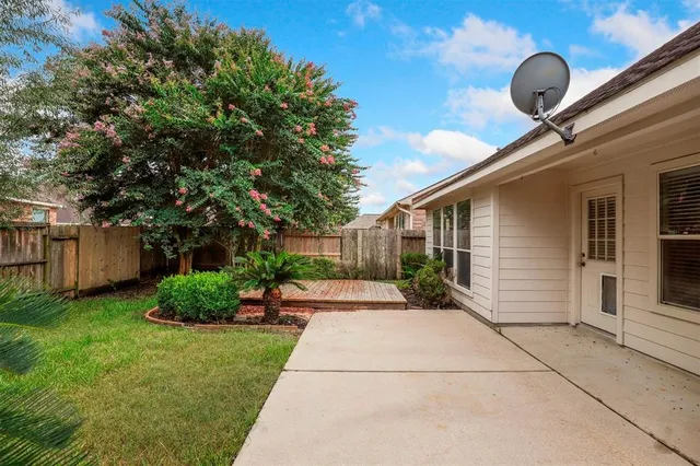 $2,200 | 11618 Columbia Pines Lane, Cypress, TX 77433
