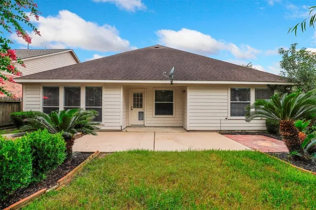 $2,200 | 11618 Columbia Pines Lane, Cypress, TX 77433