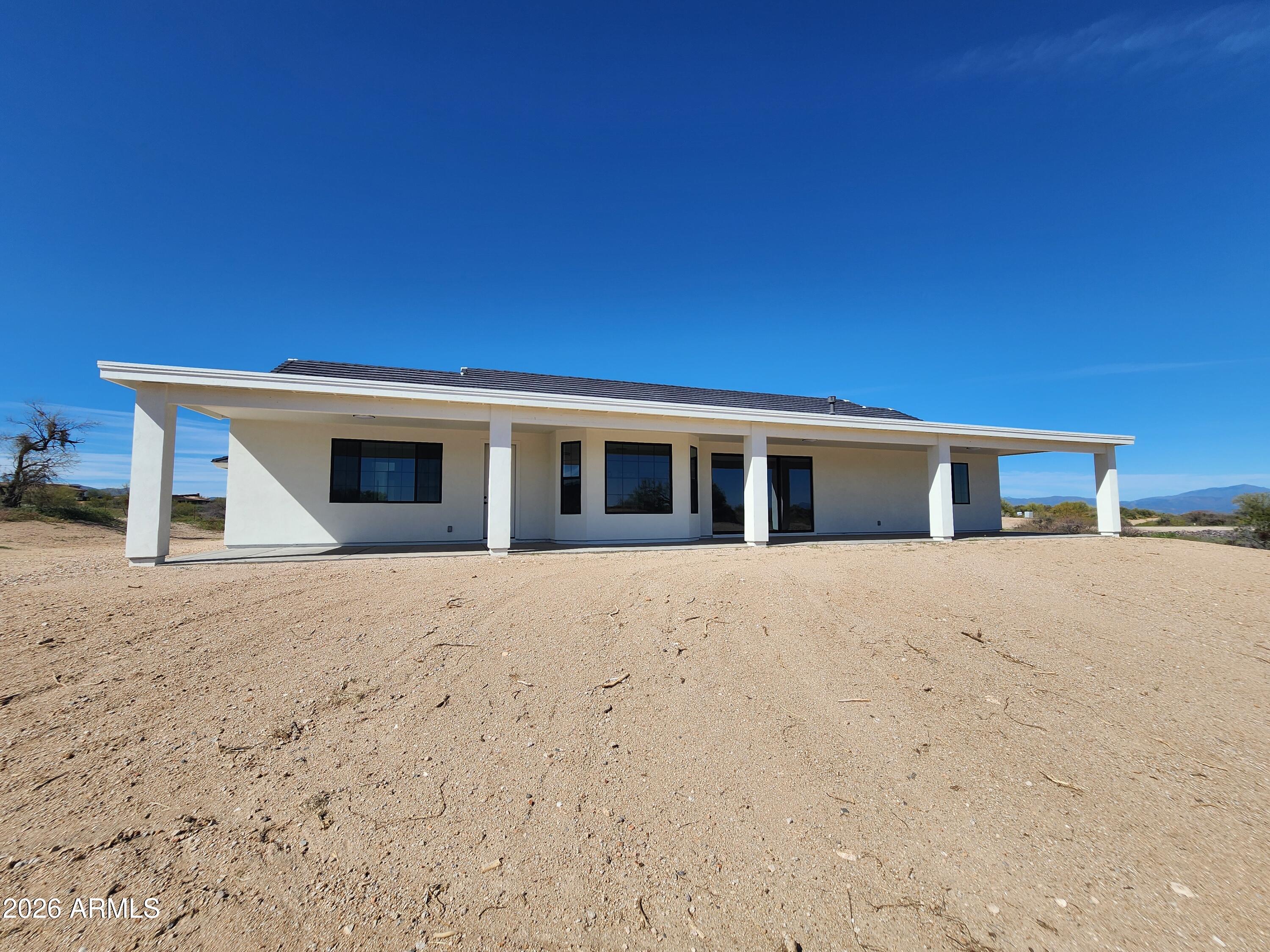 1864 East New River Road Phoenix, AZ 85086 - Photo 2 of 16 FULL WIDTH REAR COVERED PATIO