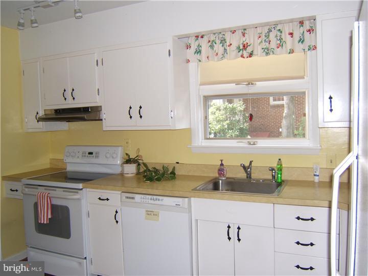 317 Goodley Road Wilmington, DE 19803 - Photo 14 of 19 Kitchen