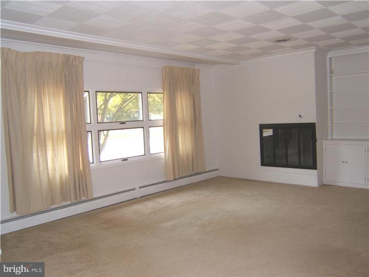 317 Goodley Road Wilmington, DE 19803 - Photo 6 of 19 Living Room