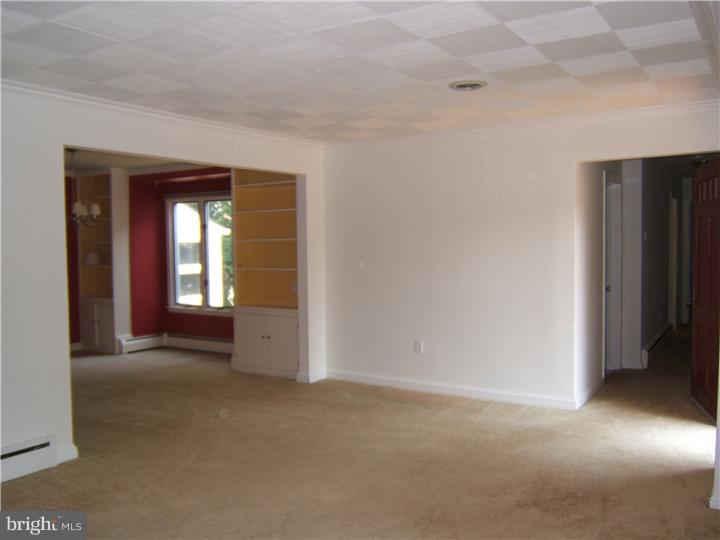 317 Goodley Road Wilmington, DE 19803 - Photo 8 of 19 Living Room