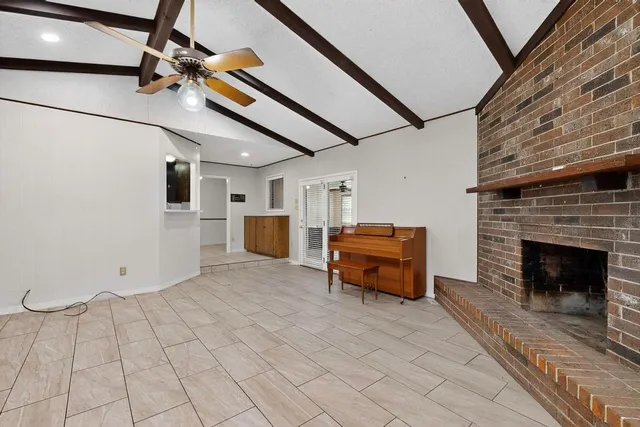 a view of a livingroom with furniture