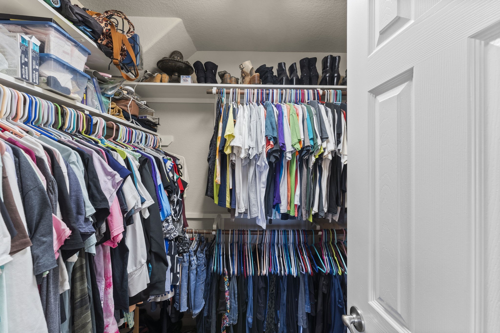 4618 Countrypines Drive Spring, TX 77388 - Photo 32 of 48 a view of walk in closet with clothes