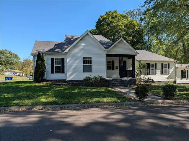 $175,000 | 1001 South Marvin Avenue, Sedalia, MO 65301