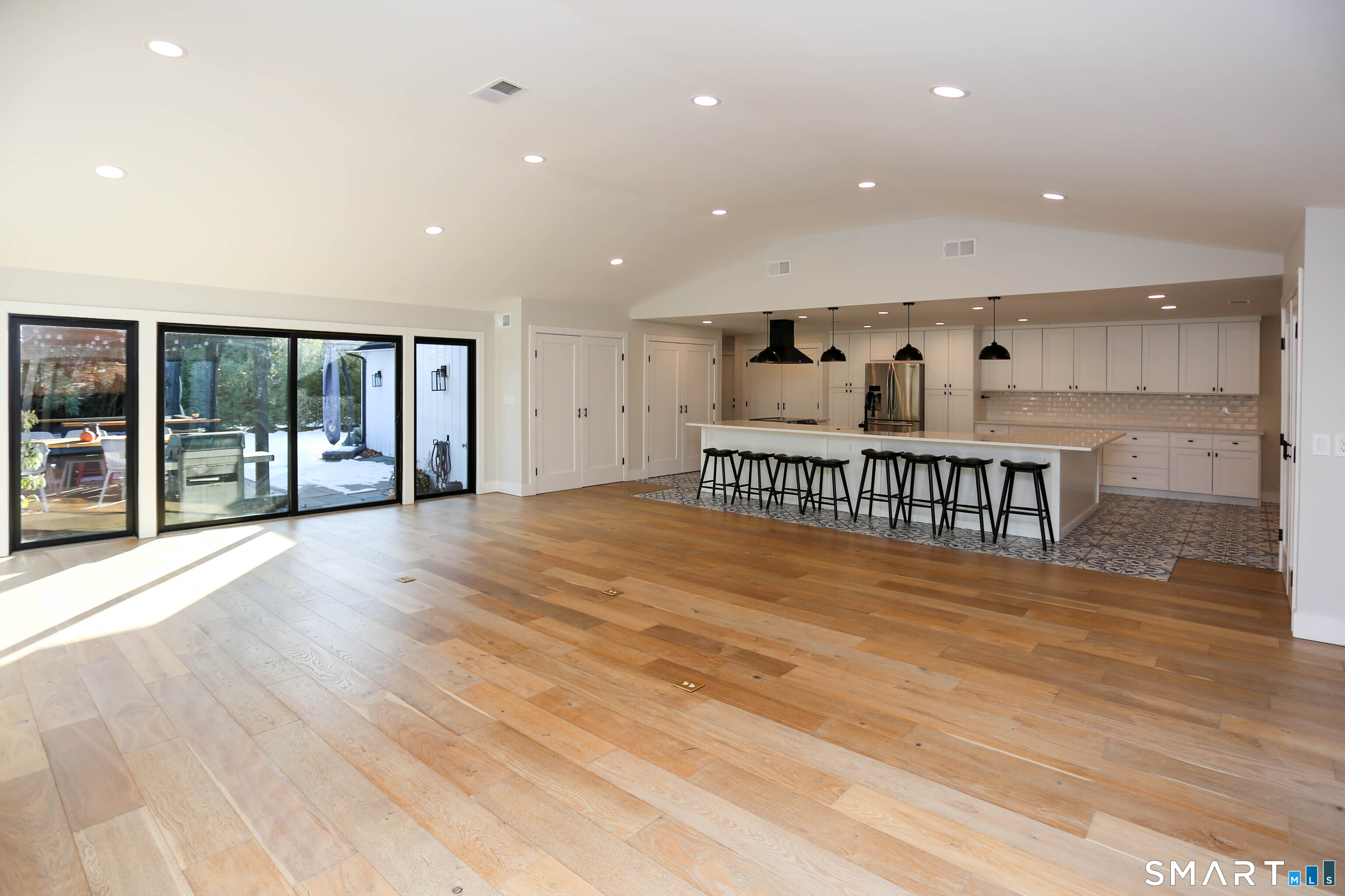 28 Turkey Hill Road North Westport, CT 06880 - Photo 7 of 39