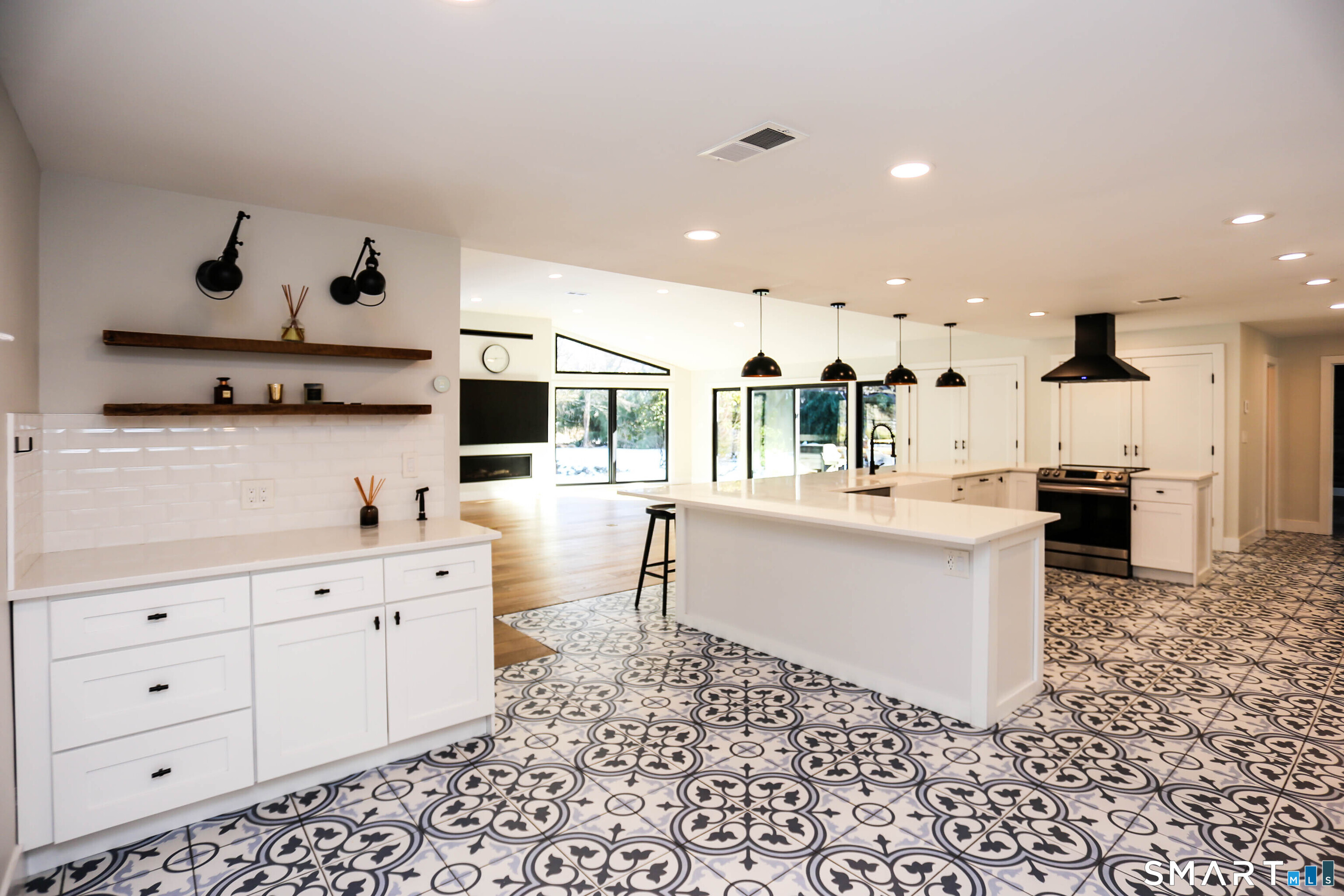 28 Turkey Hill Road North Westport, CT 06880 - Photo 10 of 39